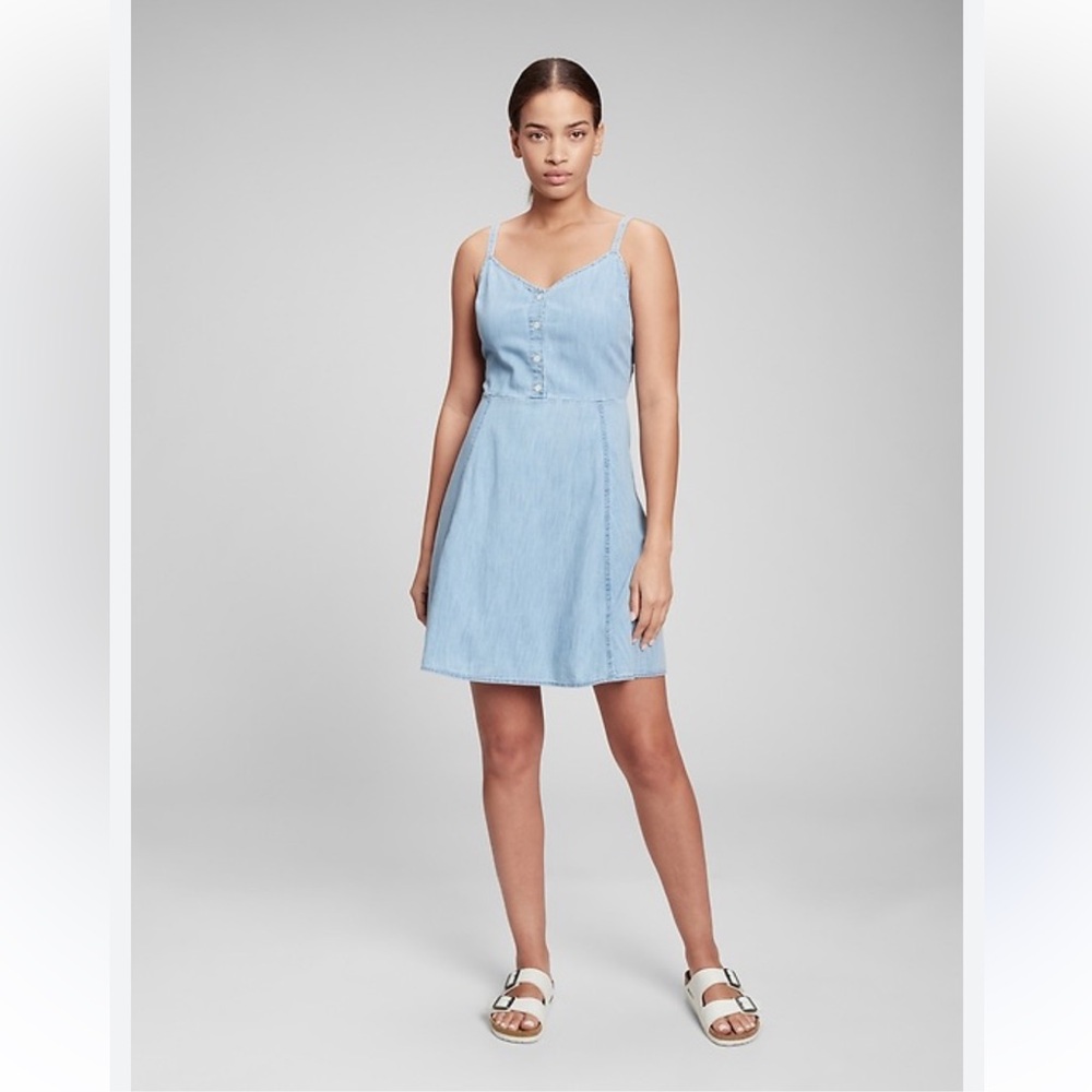 Gap - Size Medium